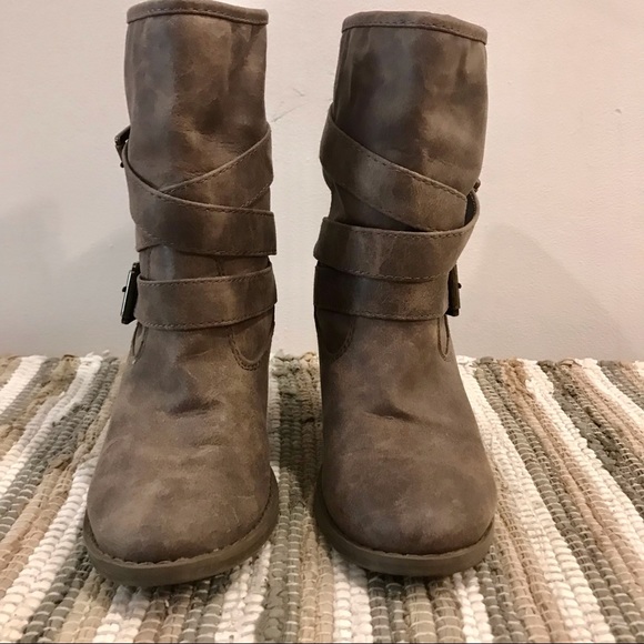 Taupe man made leather ankle fashion boots - Picture 2 of 8